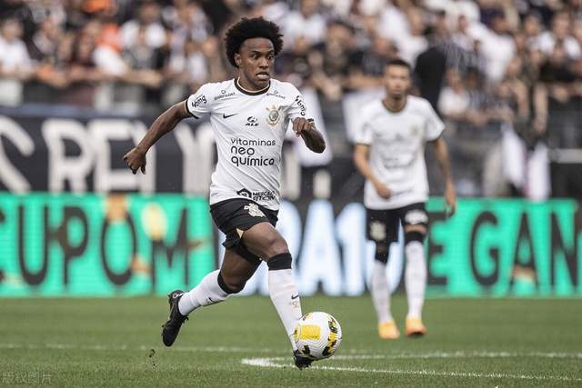 太拼!赵睿赛后出现抽筋 被张镇麟背着离开赛场